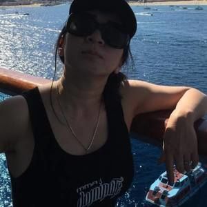 Meet your Posher, Thuy